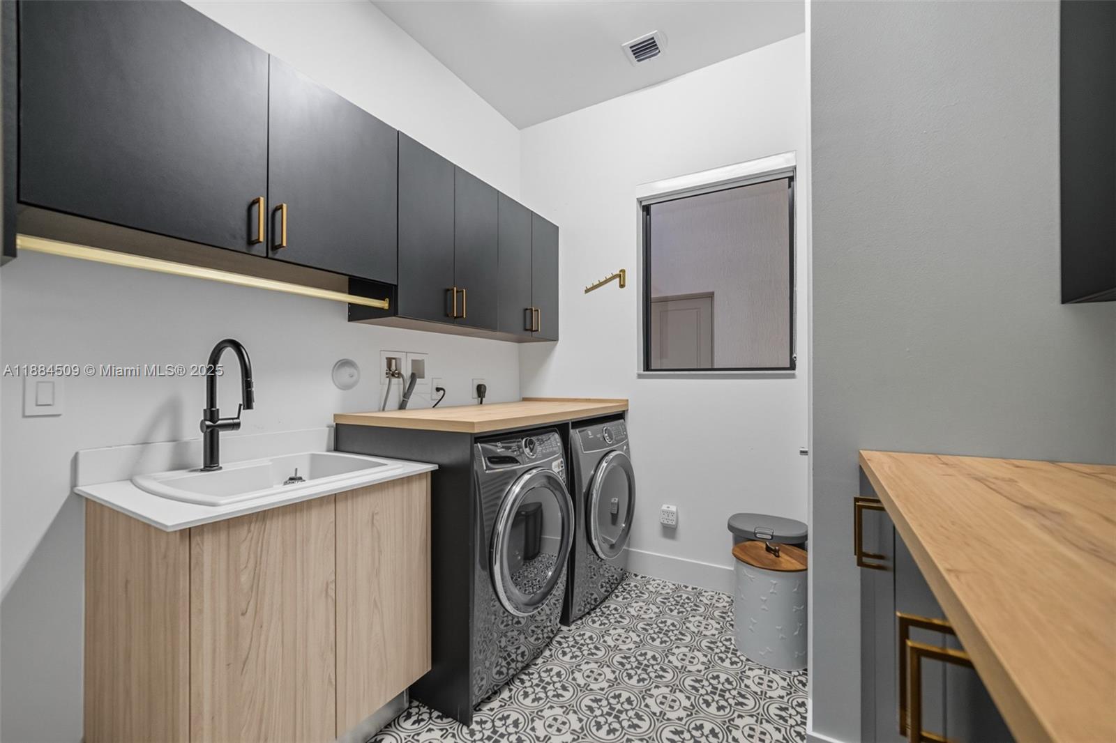 CIRCLE S ESTATES - Residential