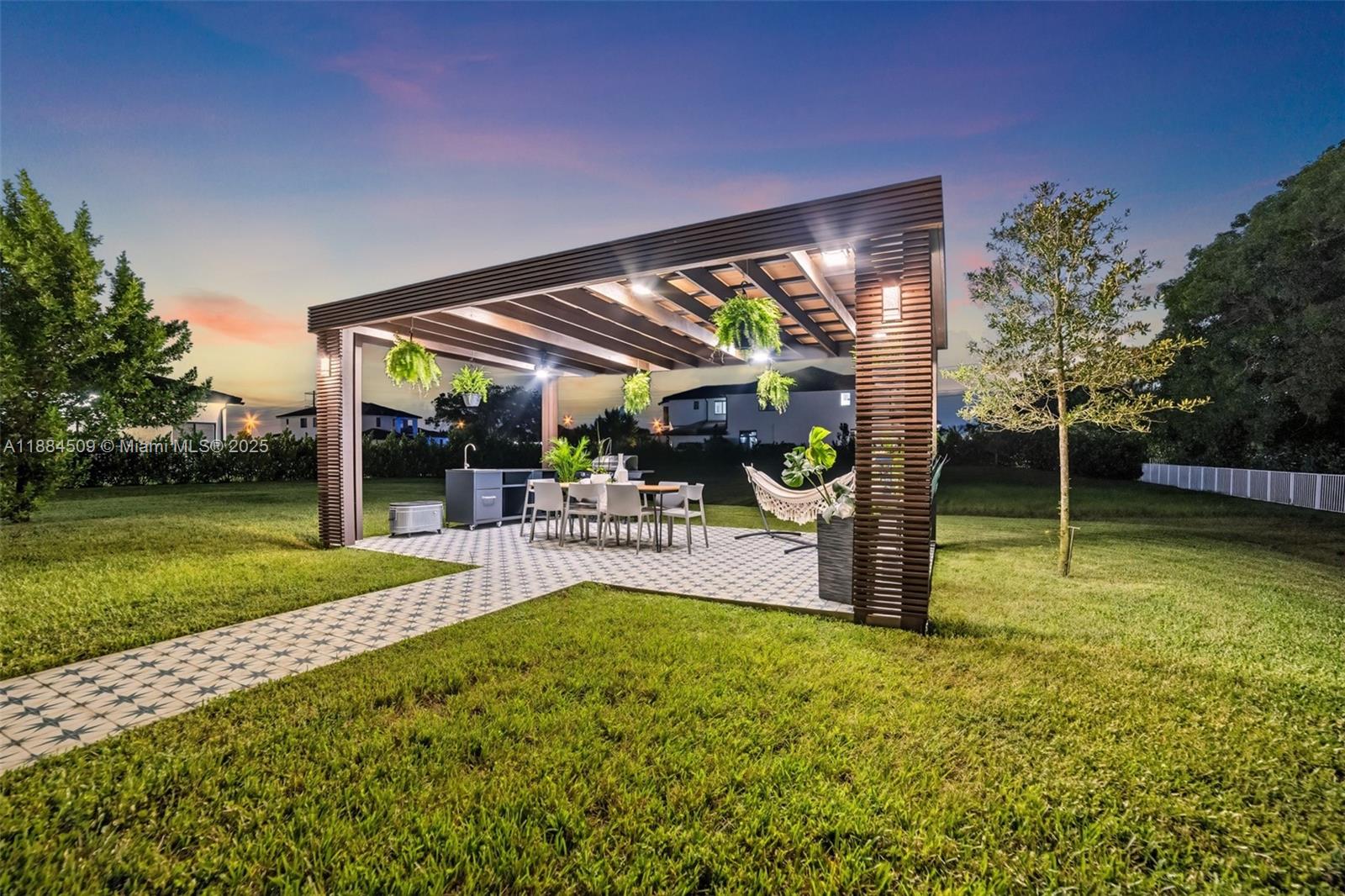 CIRCLE S ESTATES - Residential