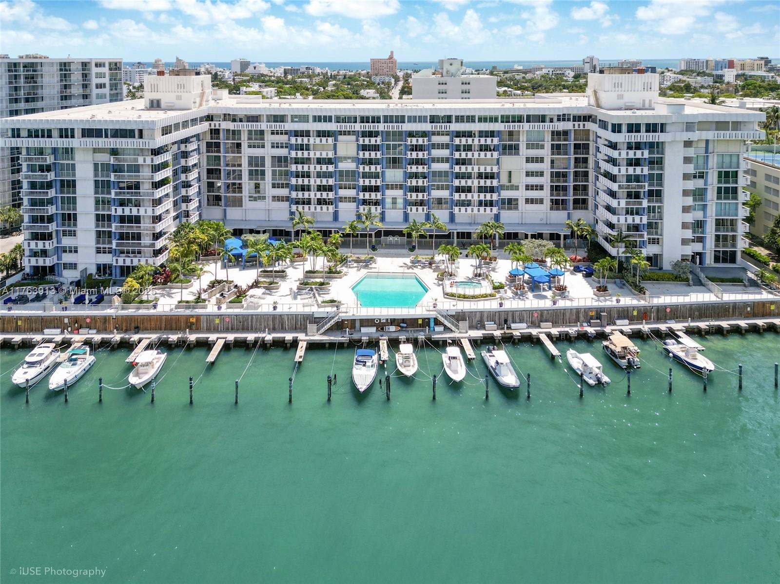 Photo 1 of 800 West Ave 436, Miami Beach, Florida, $2,900, Web #: 11763913