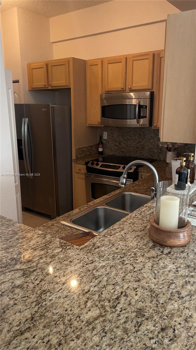 VALENCIA CONDO - Residential