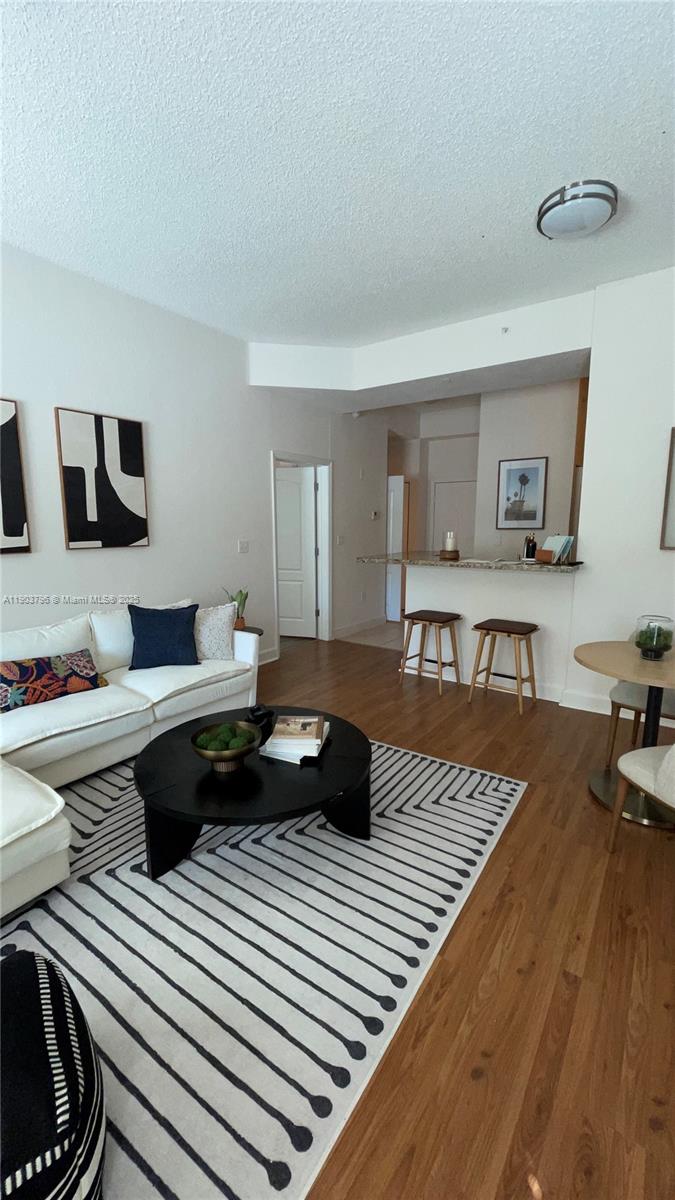 VALENCIA CONDO - Residential