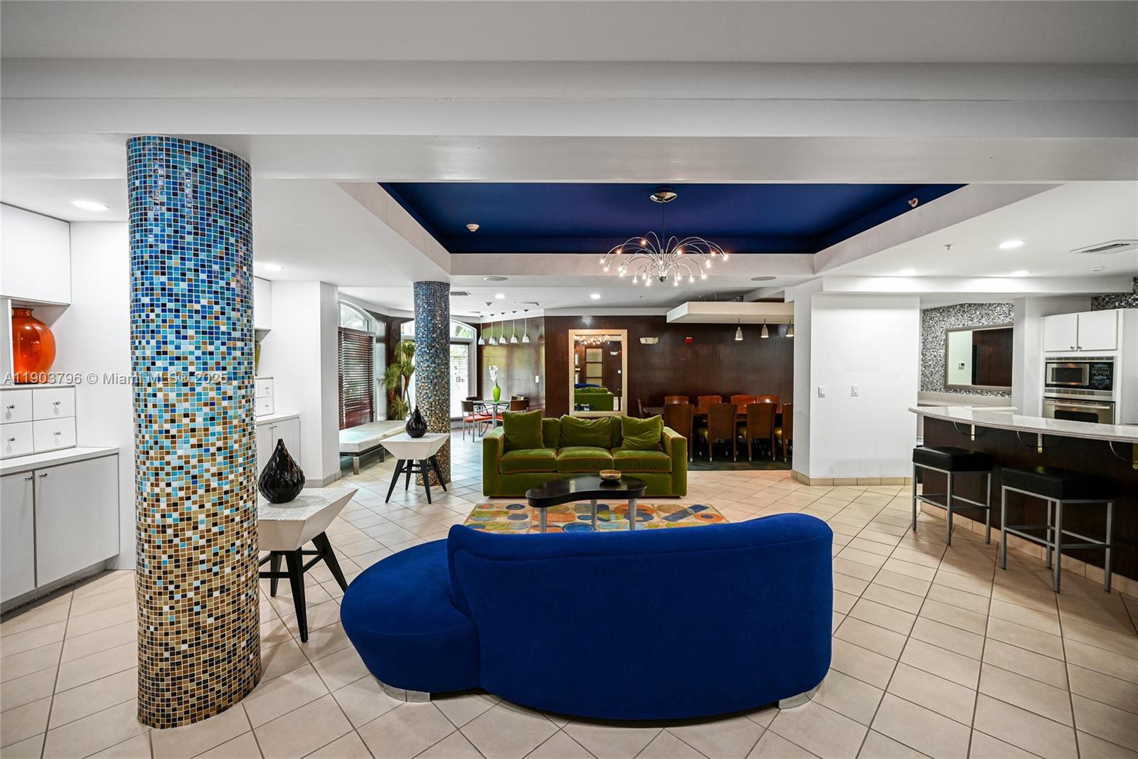 VALENCIA CONDO - Residential