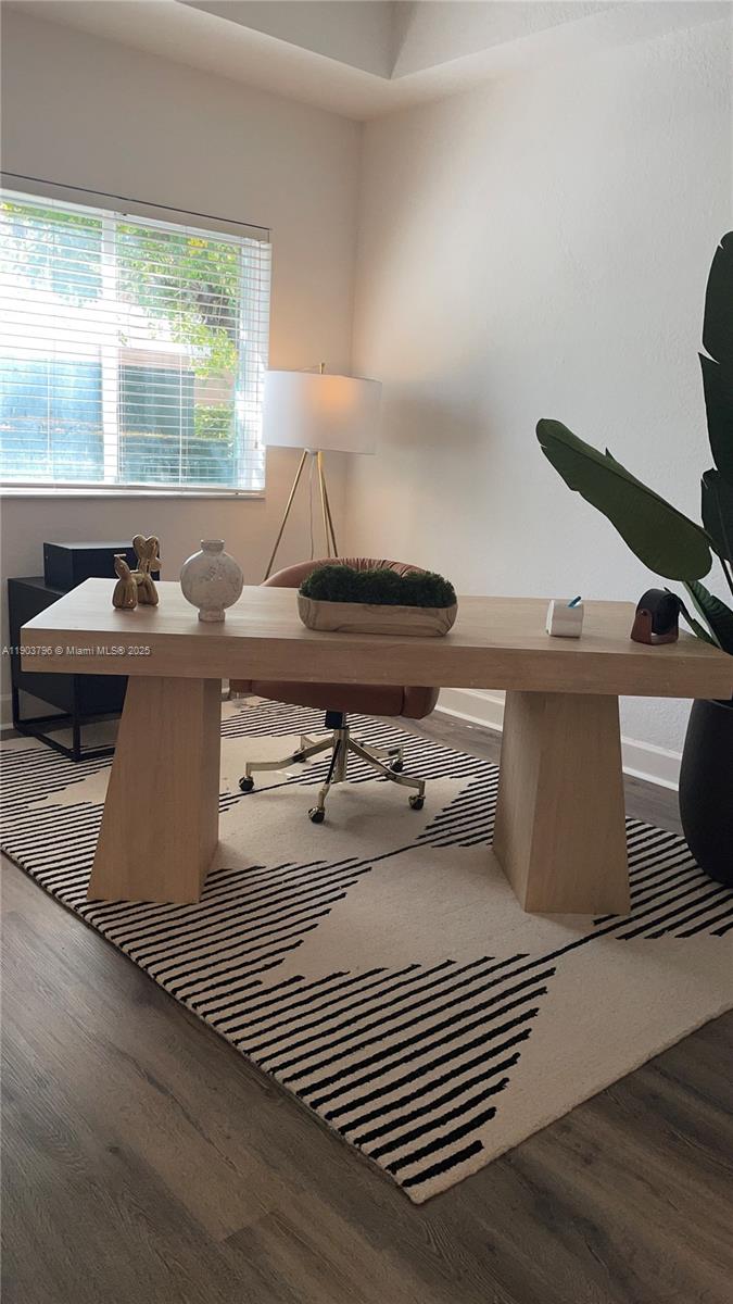 VALENCIA CONDO - Residential