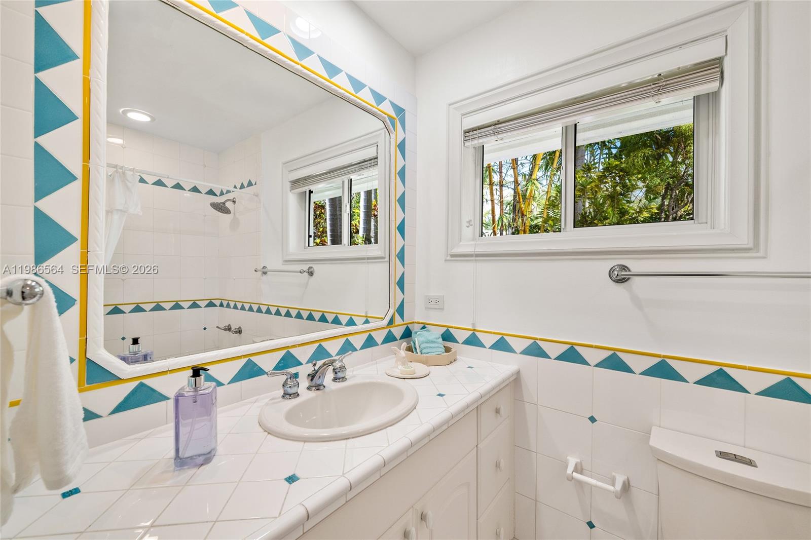 TROPICAL ISLE HOMES SUB 4 - Residential