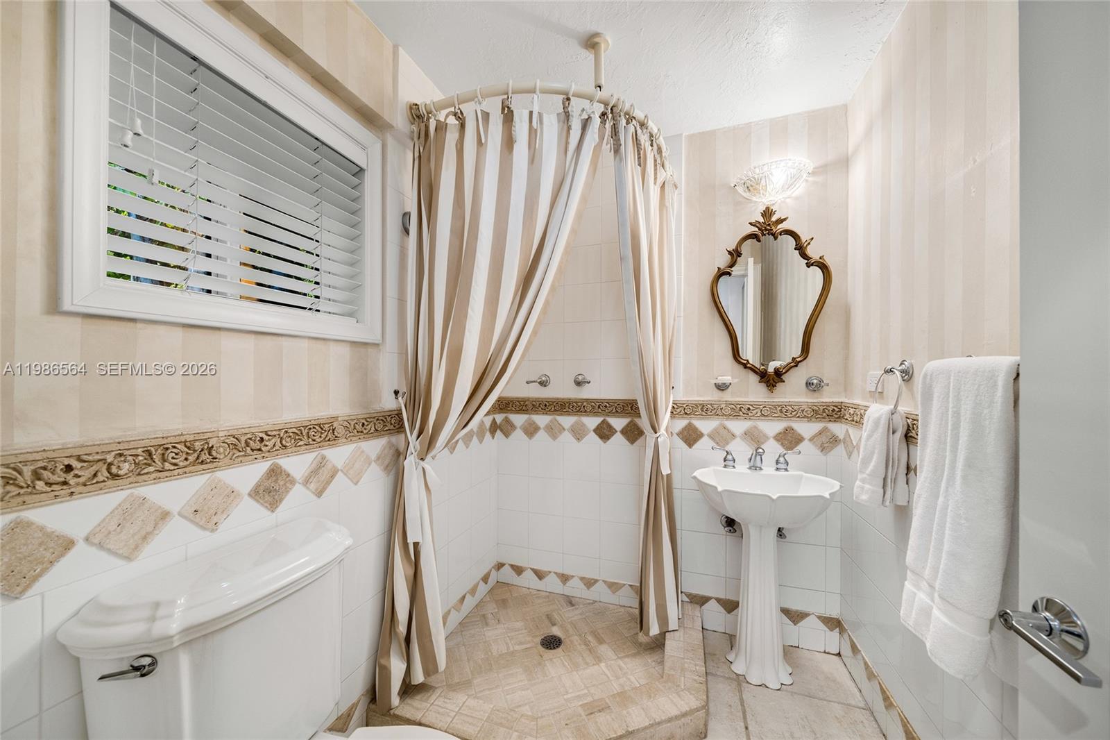 TROPICAL ISLE HOMES SUB 4 - Residential