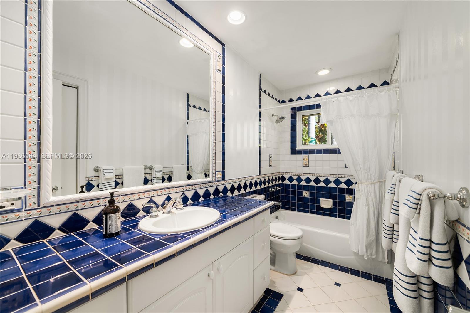 TROPICAL ISLE HOMES SUB 4 - Residential