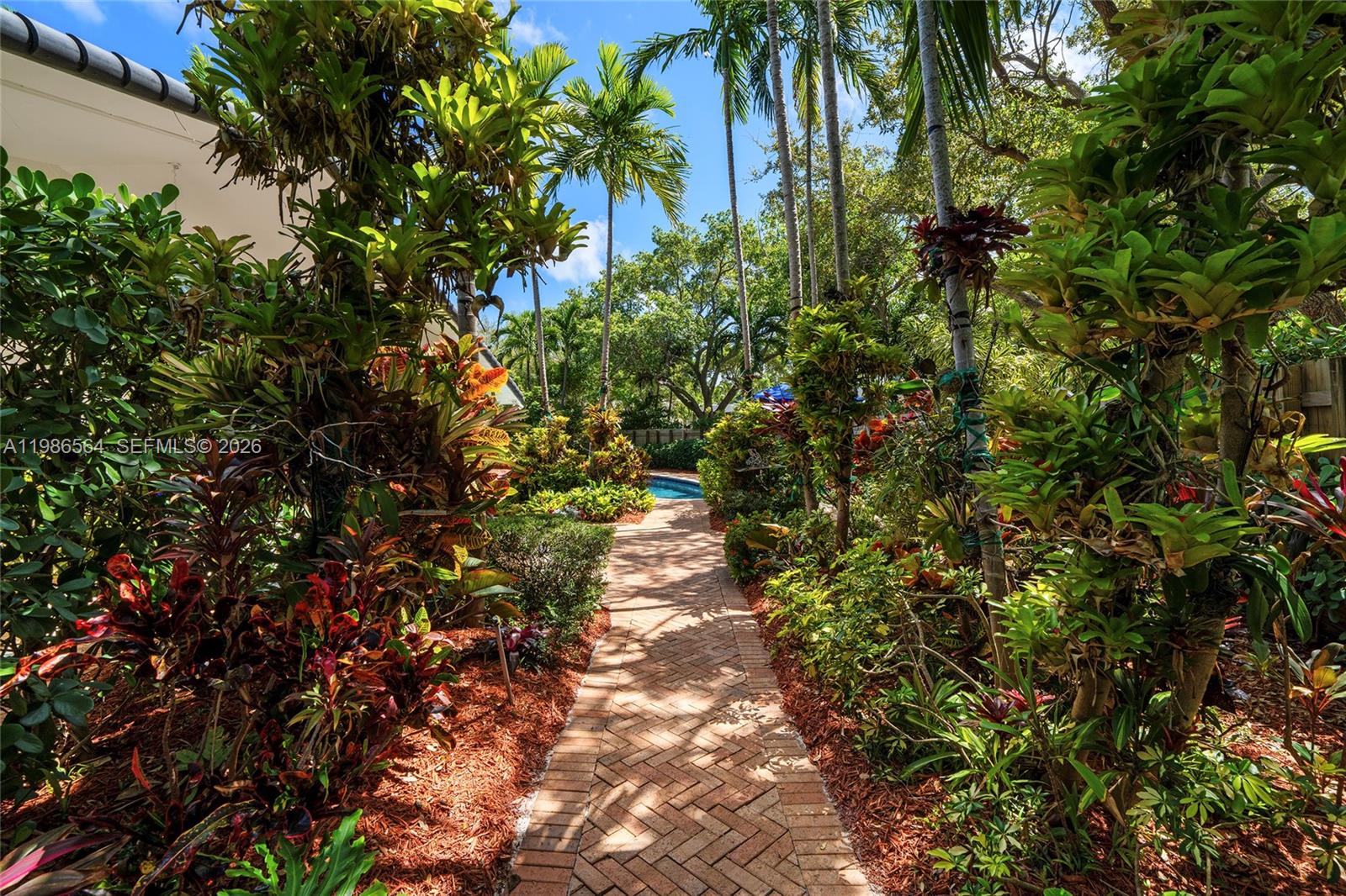 TROPICAL ISLE HOMES SUB 4 - Residential