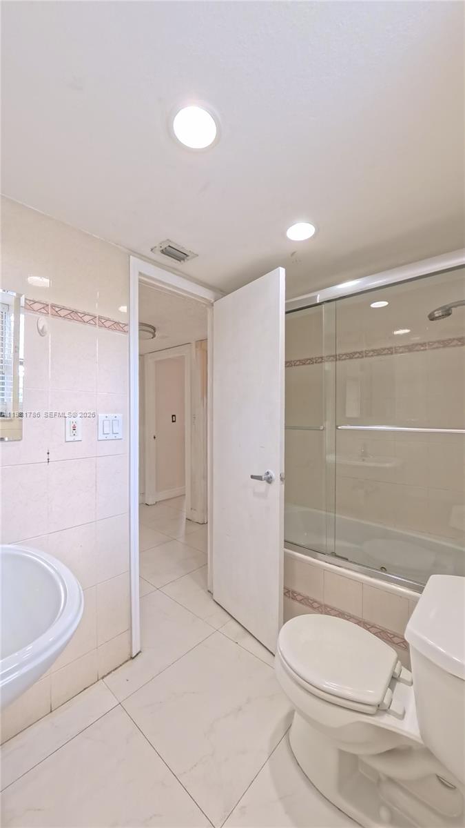 VILLA DORADA CONDO NO 2 - Residential