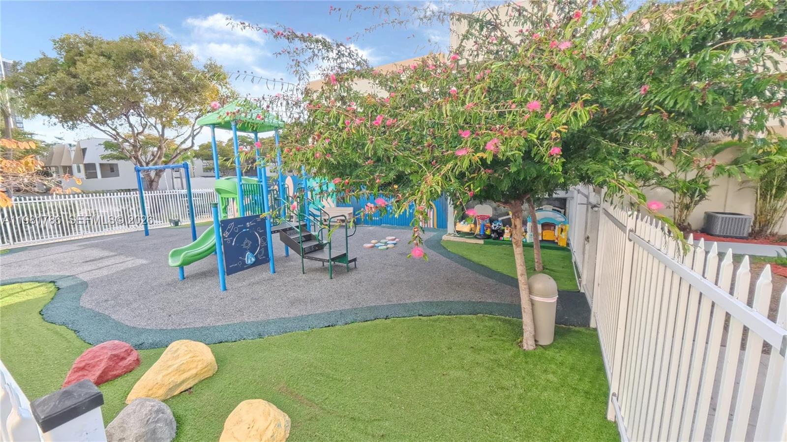 VILLA DORADA CONDO NO 2 - Residential