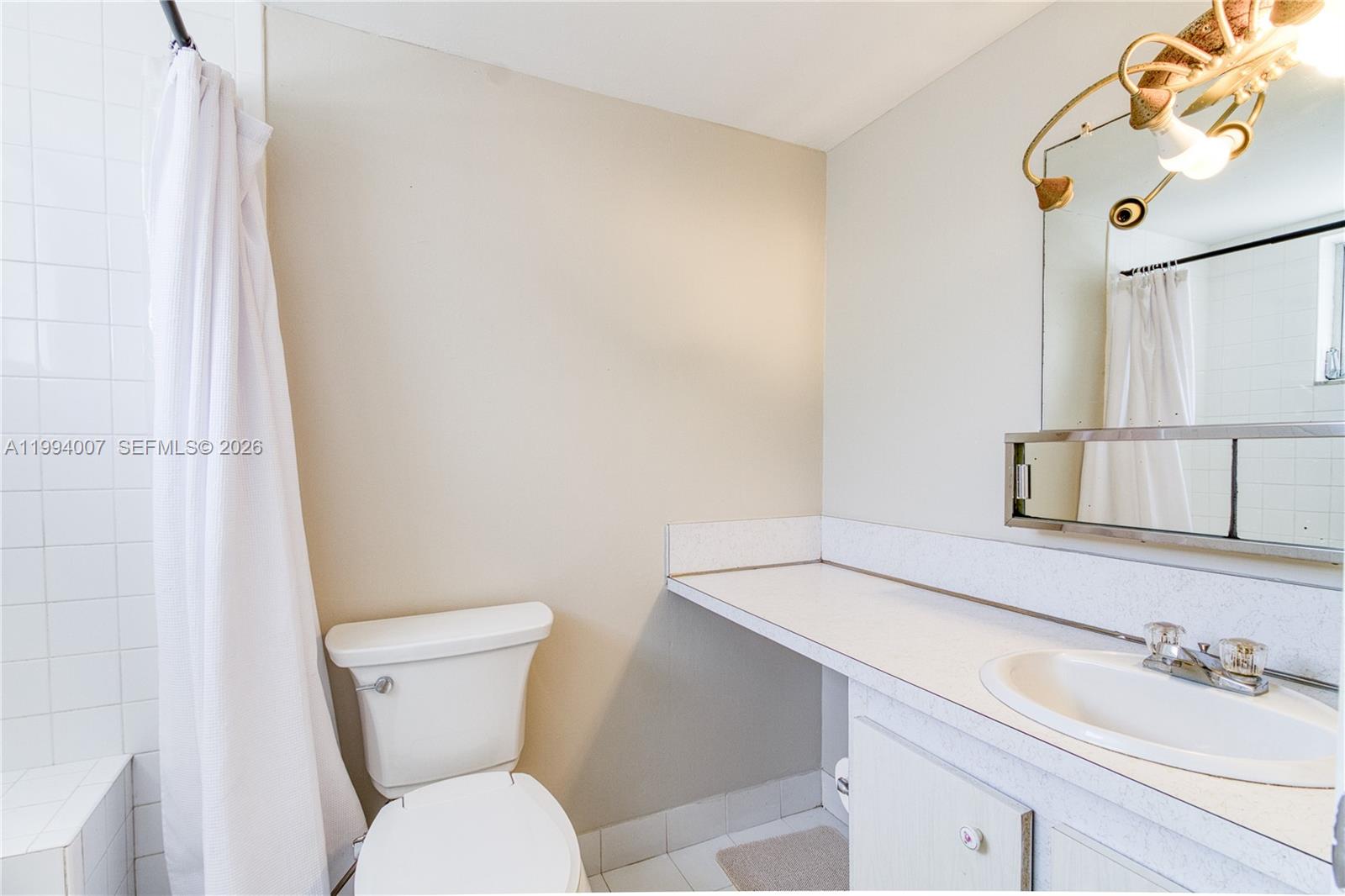 HAMPTON GARDENS 3 CONDO - Residential