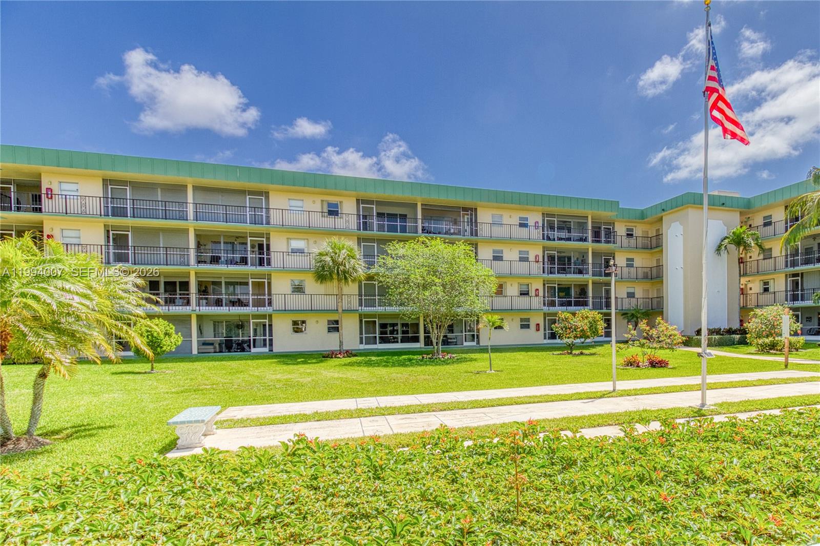 HAMPTON GARDENS 3 CONDO - Residential