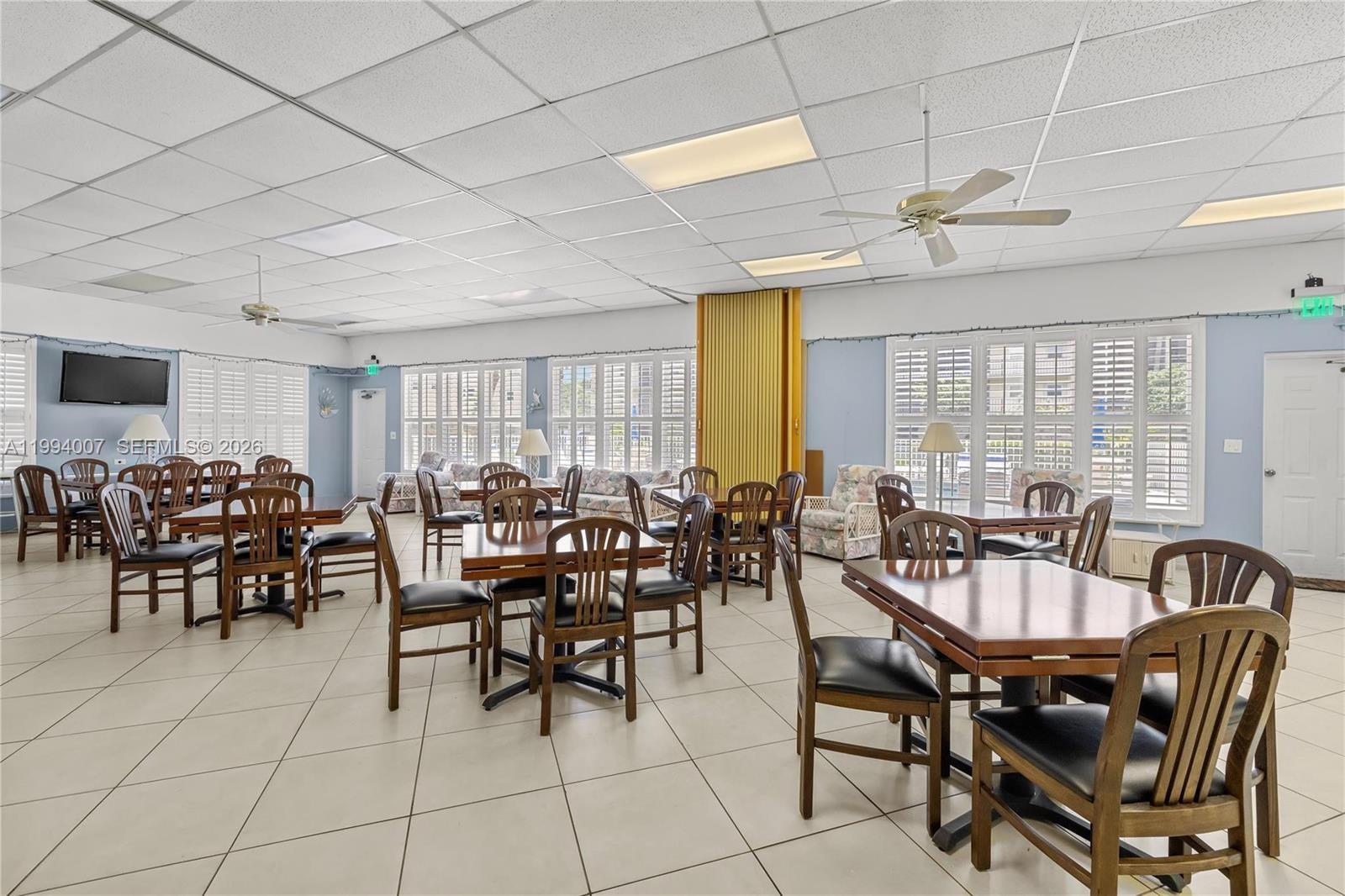 HAMPTON GARDENS 3 CONDO - Residential