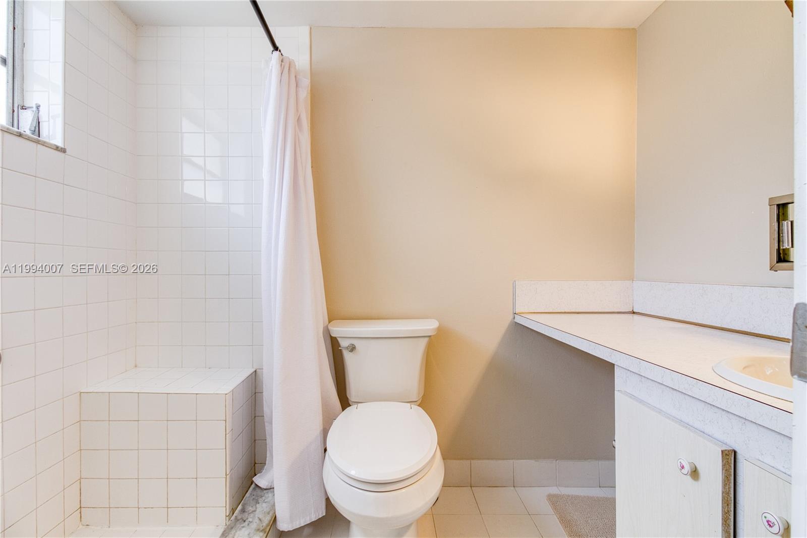 HAMPTON GARDENS 3 CONDO - Residential