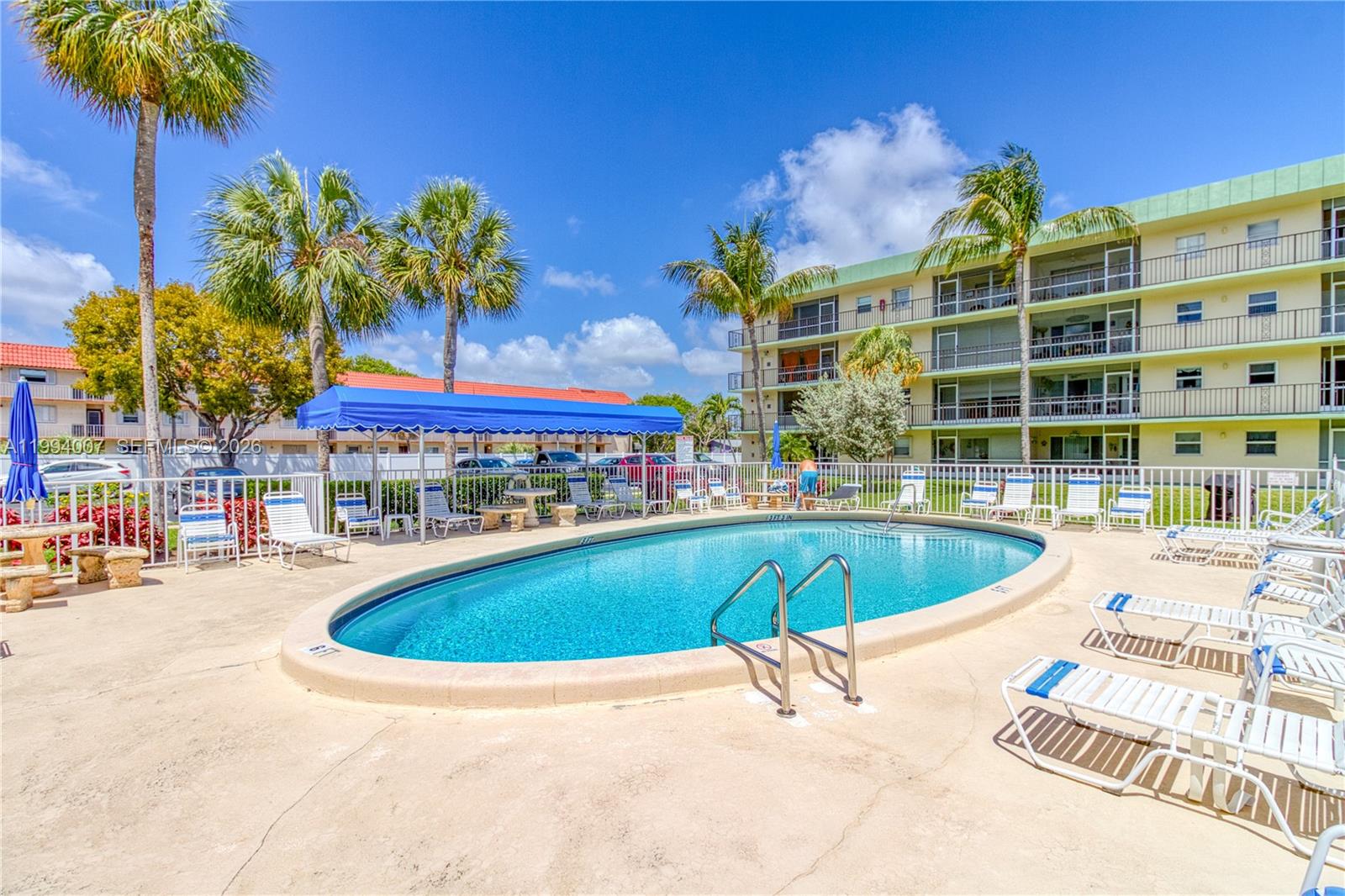 HAMPTON GARDENS 3 CONDO - Residential