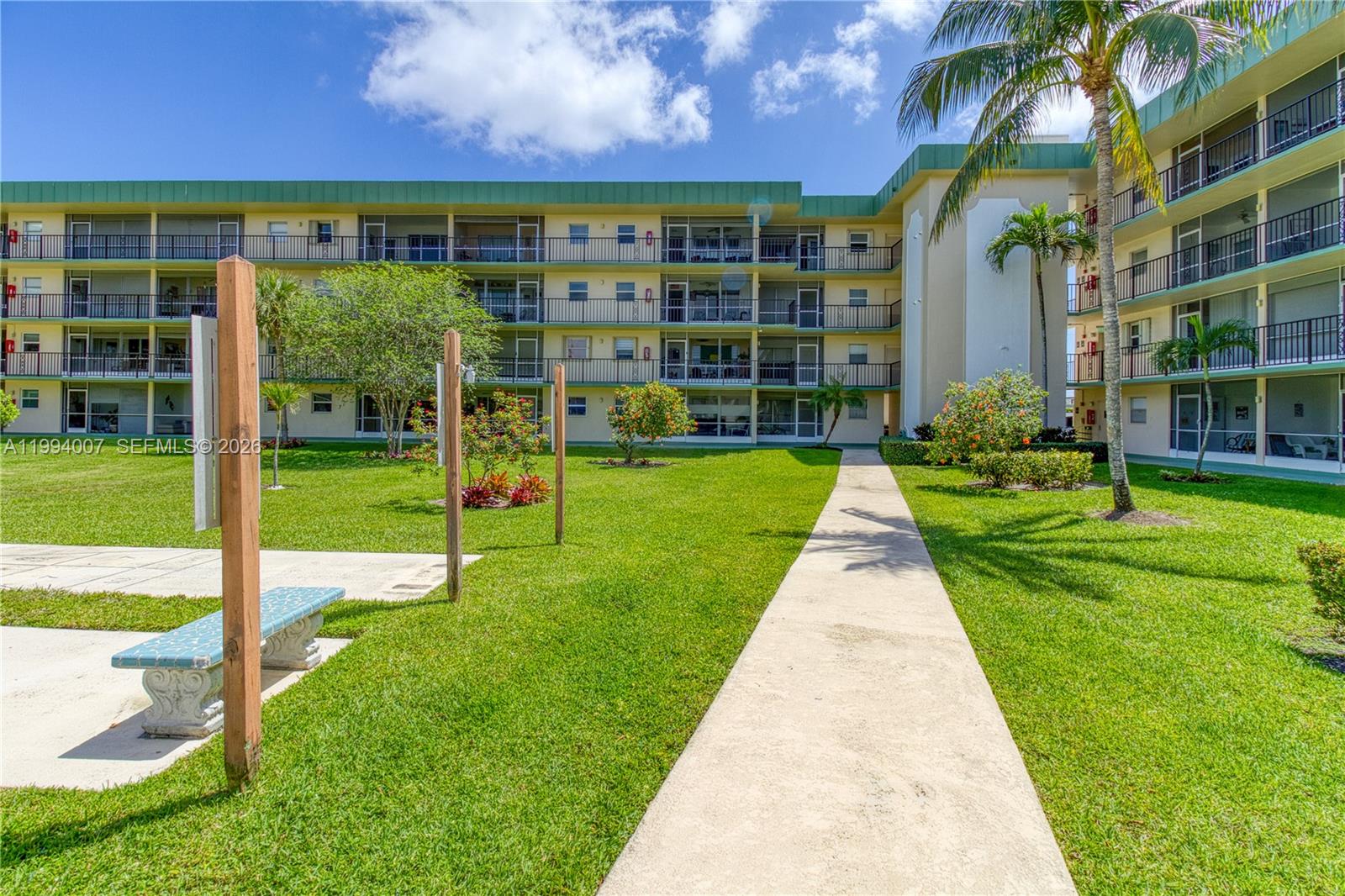 HAMPTON GARDENS 3 CONDO - Residential