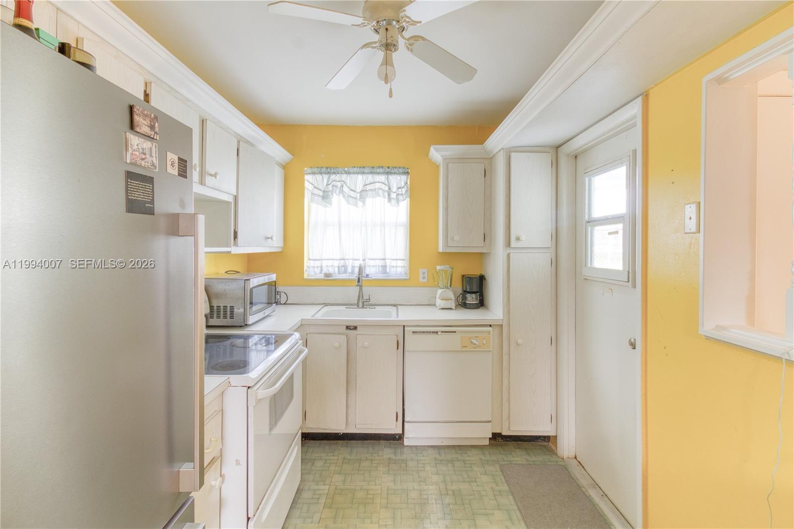 HAMPTON GARDENS 3 CONDO - Residential