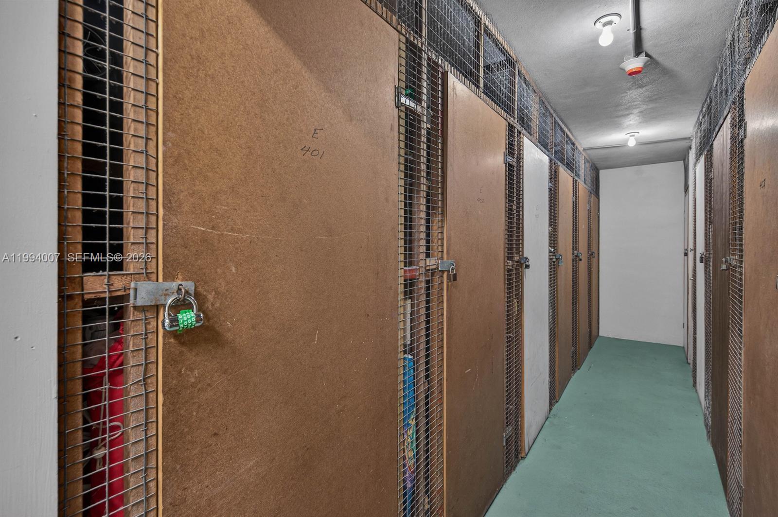 HAMPTON GARDENS 3 CONDO - Residential