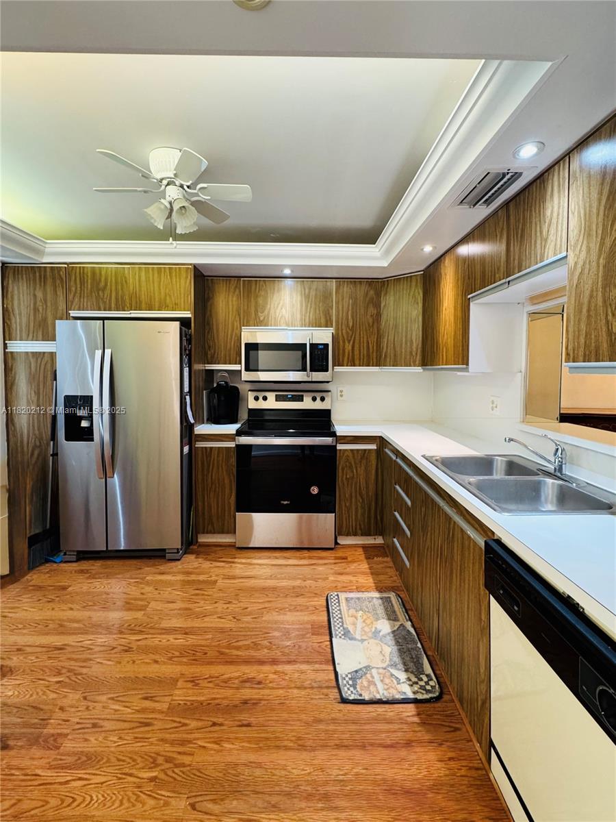 2304 Lucaya Ln J1
