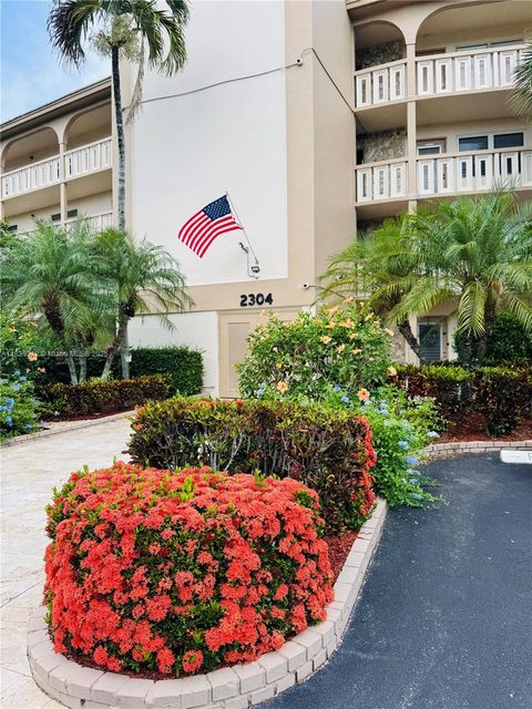2304 Lucaya Ln J1 Coconut Creek FL 33066