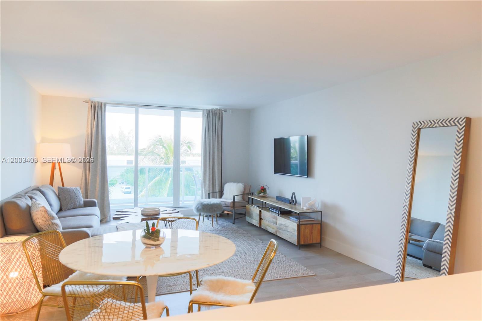 2301 Collins Ave 334