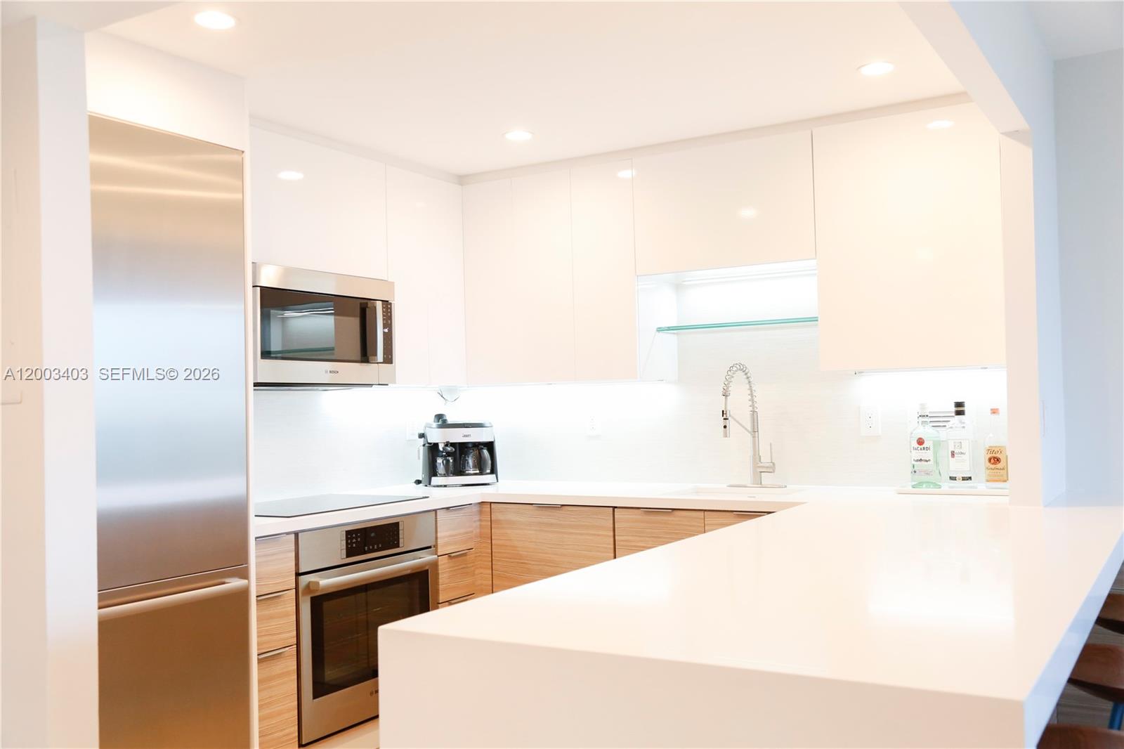 2301 Collins Ave 334