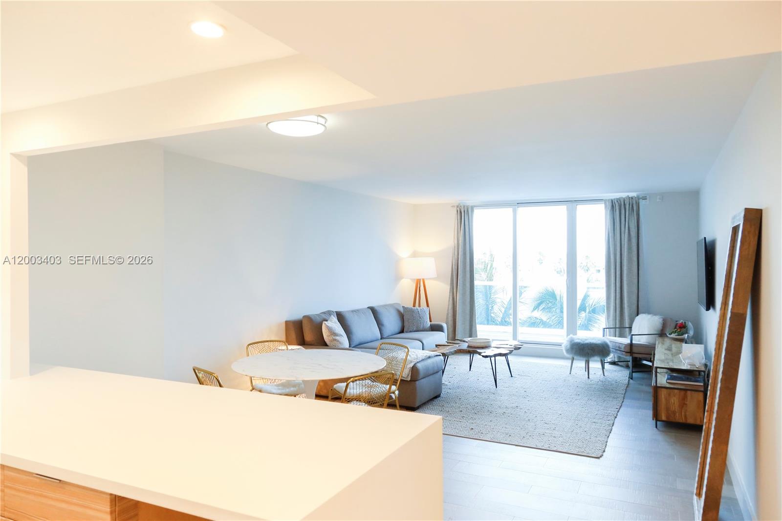 2301 Collins Ave 334