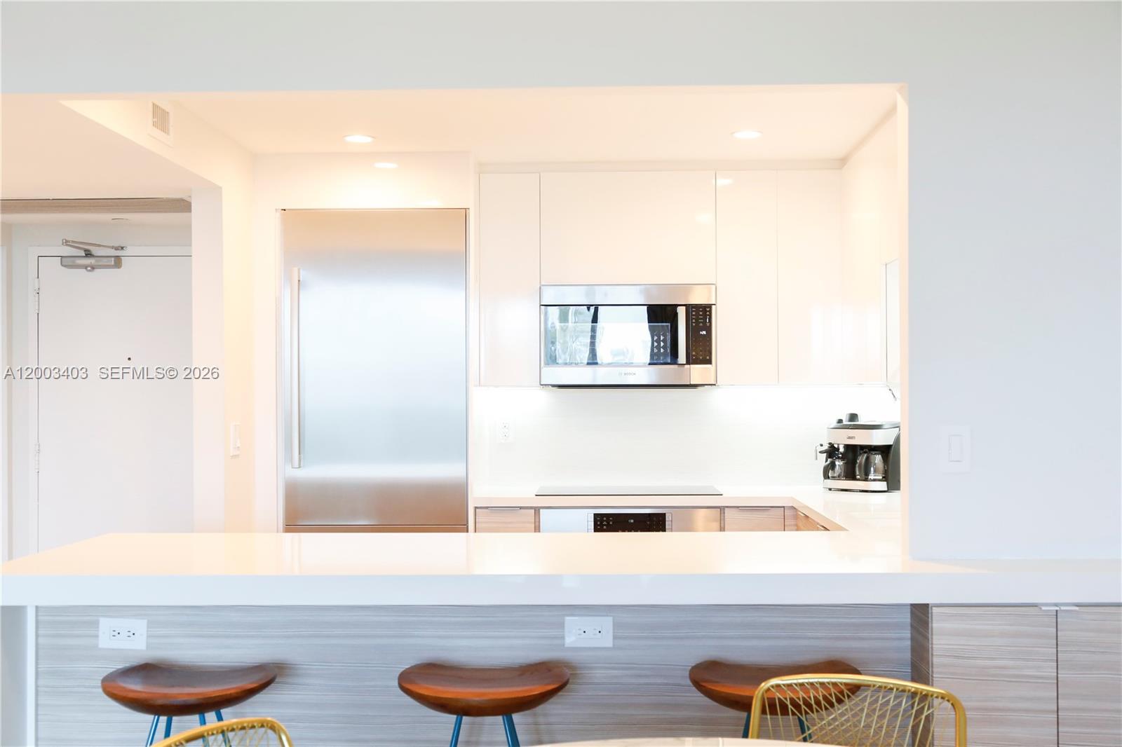 2301 Collins Ave 334