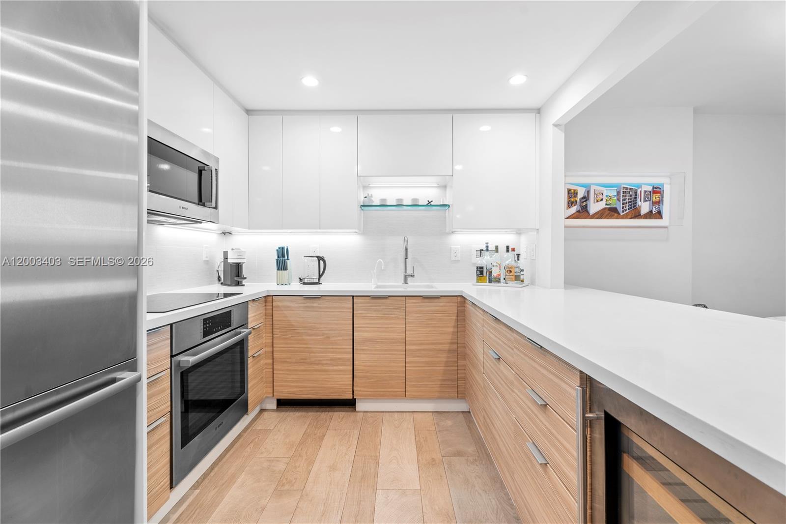 2301 Collins Ave 334