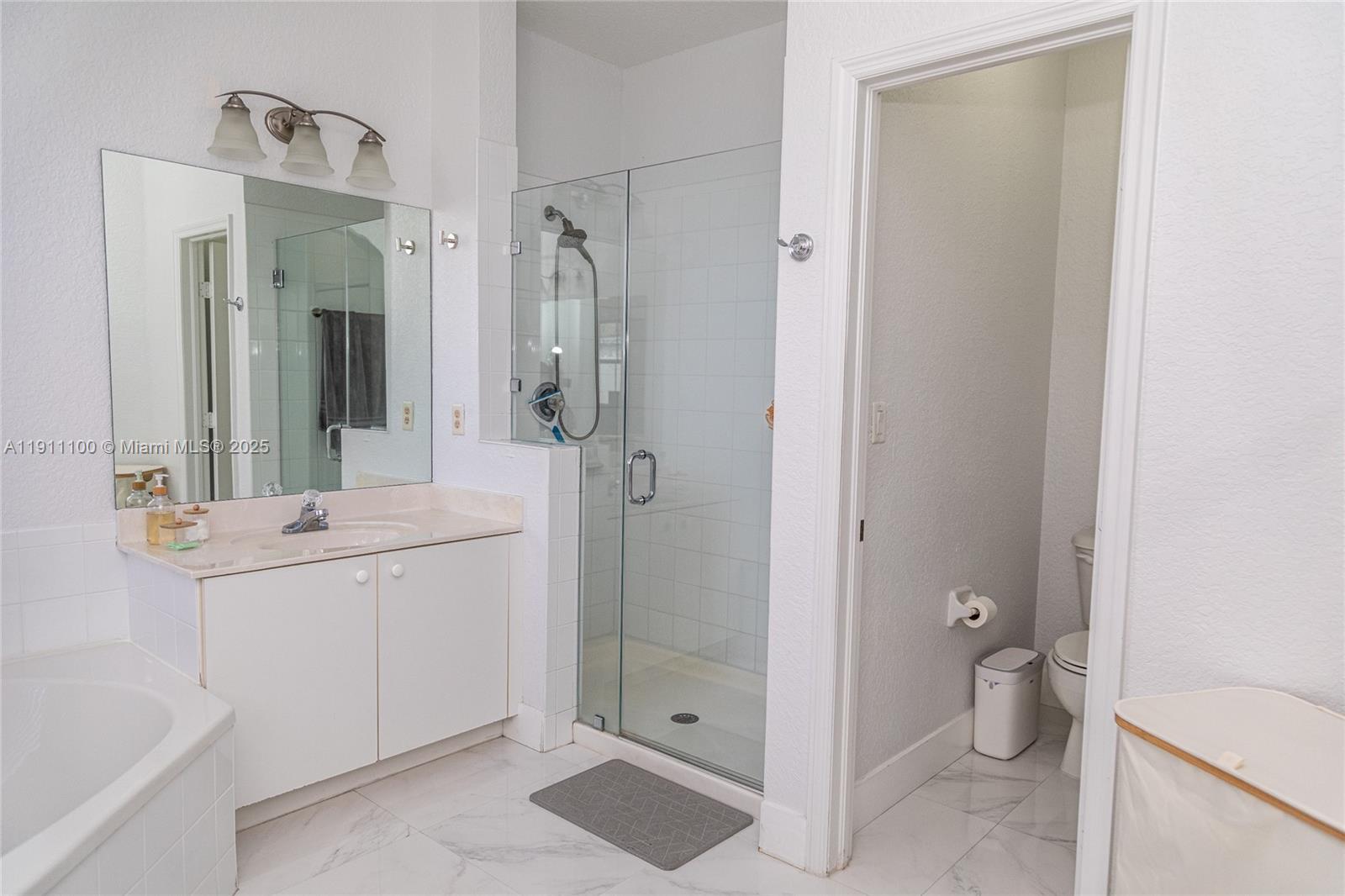 ISLANDS AT DORAL TOWNHOME - Residential