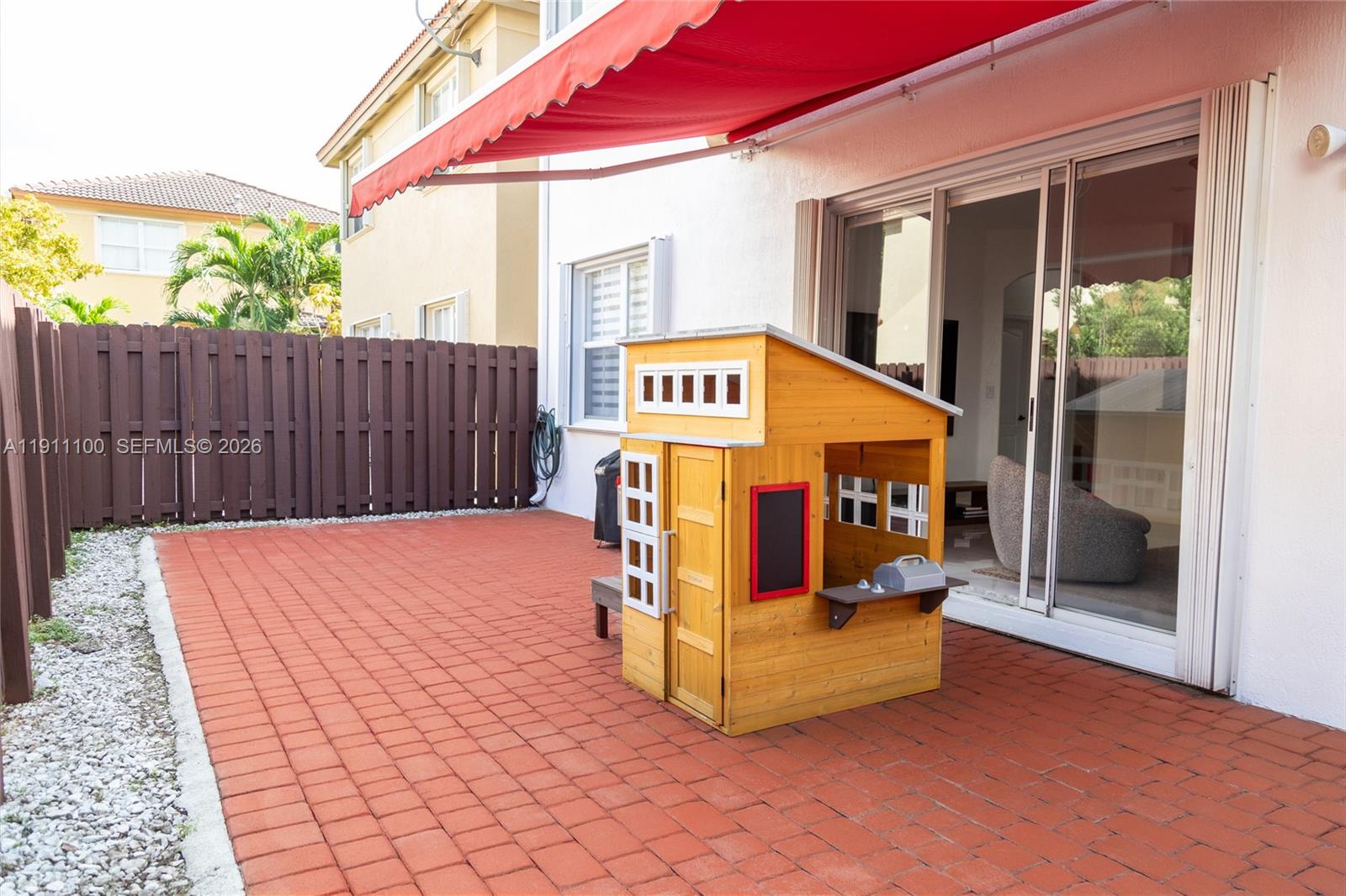 ISLANDS AT DORAL TOWNHOME - Residential