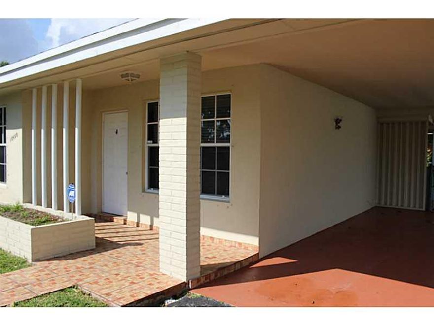 For Rent, 2 bedroom 1 bath home in the Town of Cutler Bay. Freshly painted outside, keyed mailbox, new roof and updated bathroom.  Backyard features an open patio with custom decking, gazebo for entertaining and a BBQ grill. The side yard is large enough  to fit a boat alongside the carport.