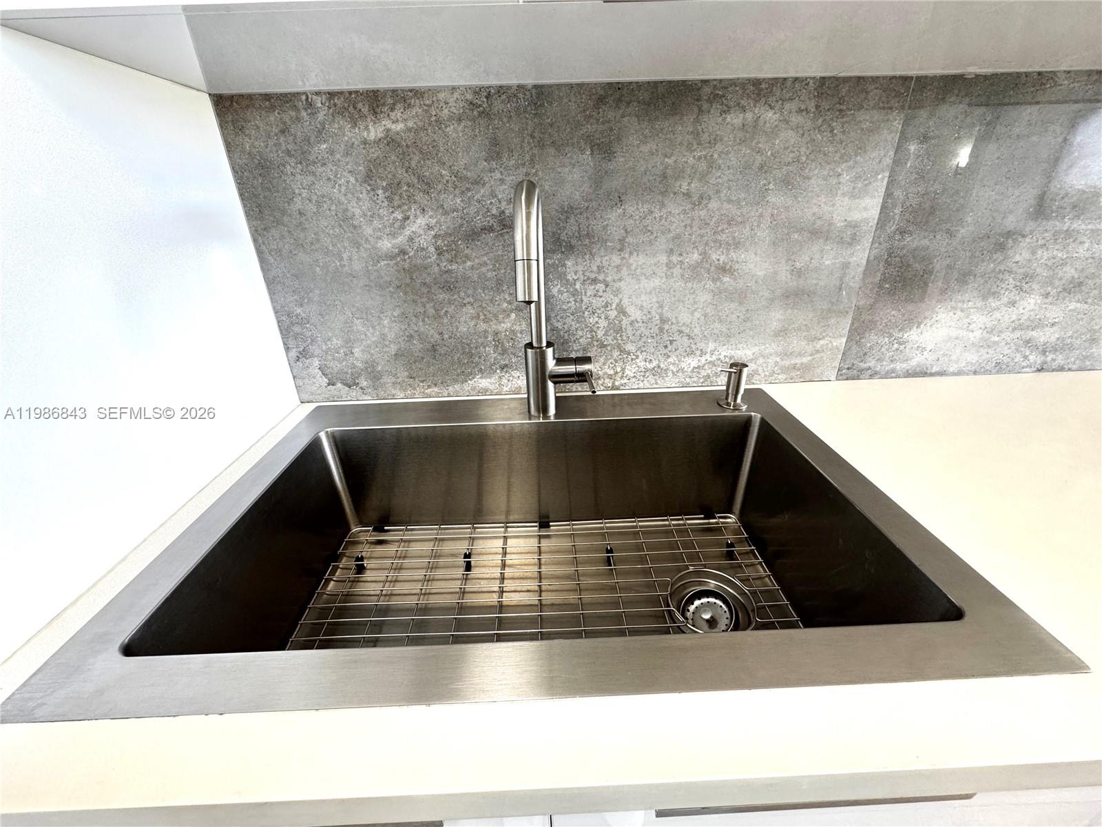 ANDOR PLAZA CONDO - Residential