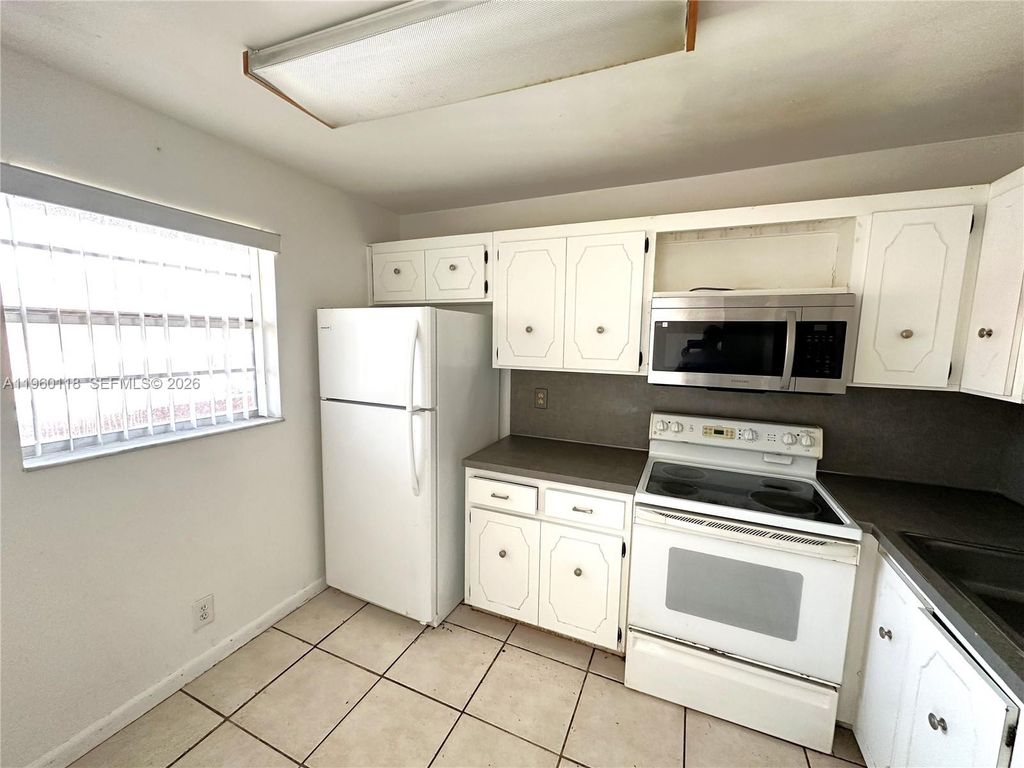 Photo of 7830 NW 33rd St #506, Davie, FL 33024 (MLS # A11960118)