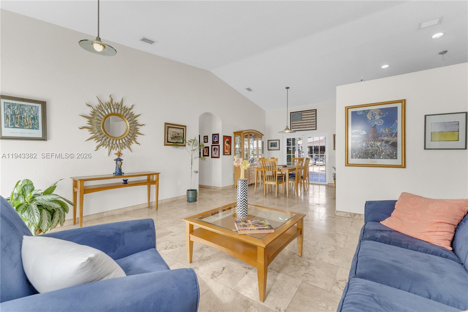 ROYAL LANDINGS - Residential