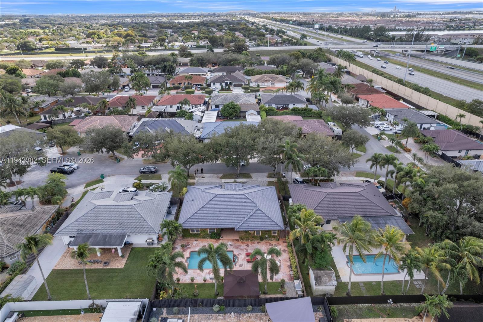 ROYAL LANDINGS - Residential