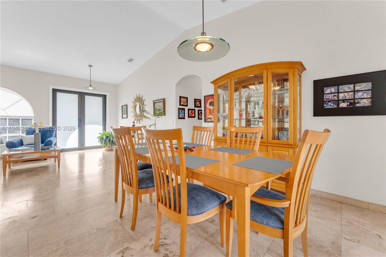 ROYAL LANDINGS - Residential