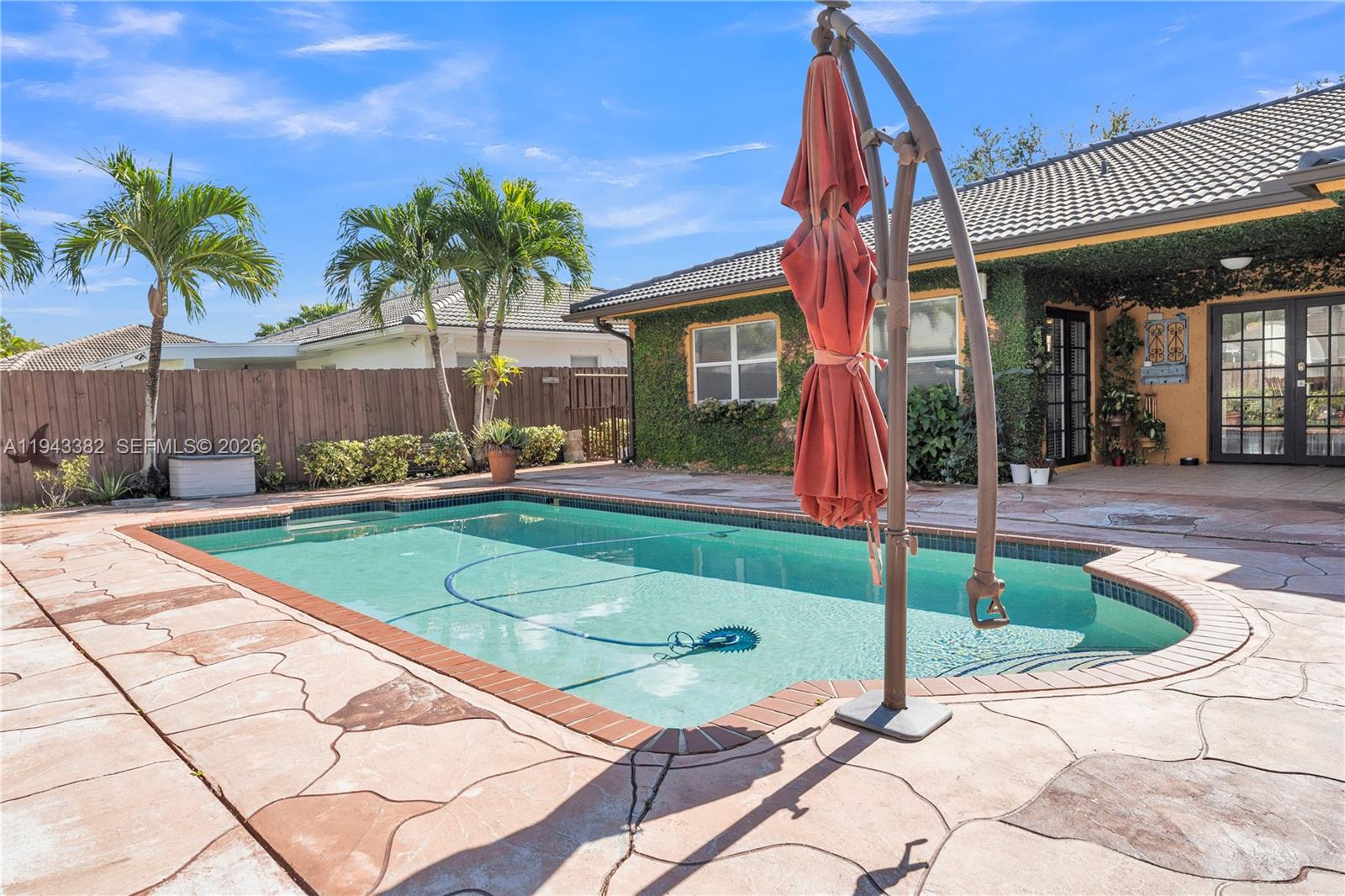 ROYAL LANDINGS - Residential