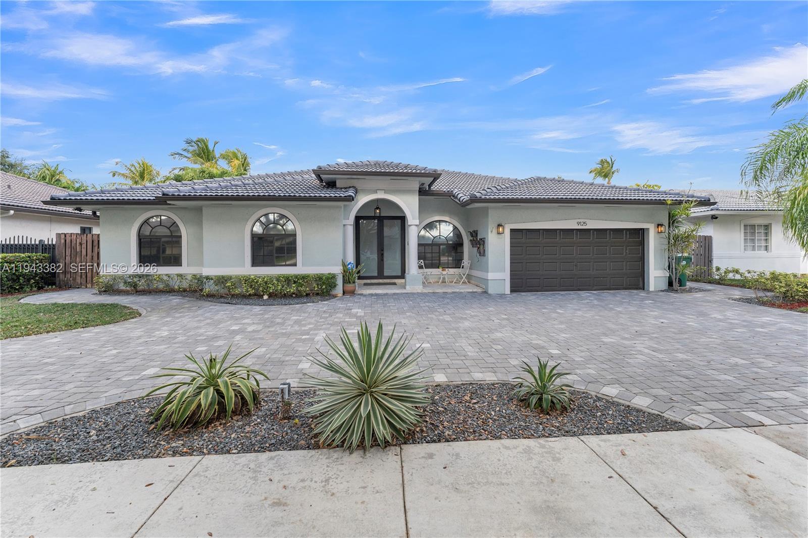 ROYAL LANDINGS - Residential