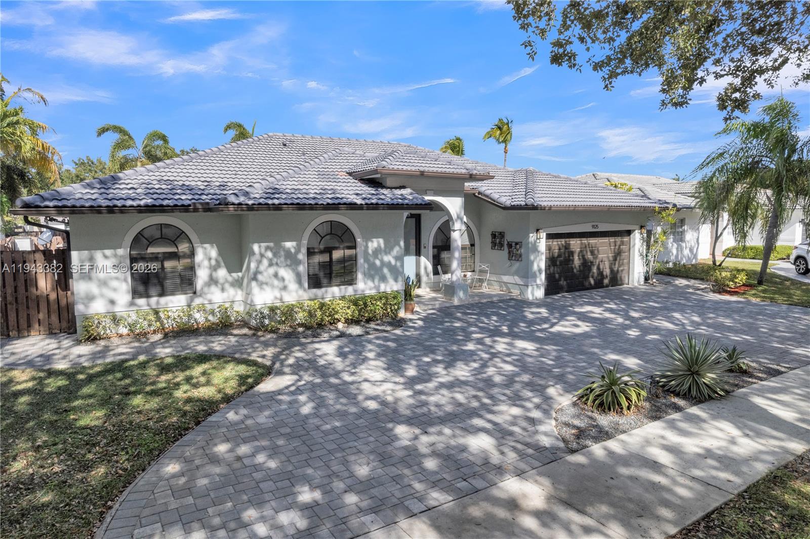 ROYAL LANDINGS - Residential