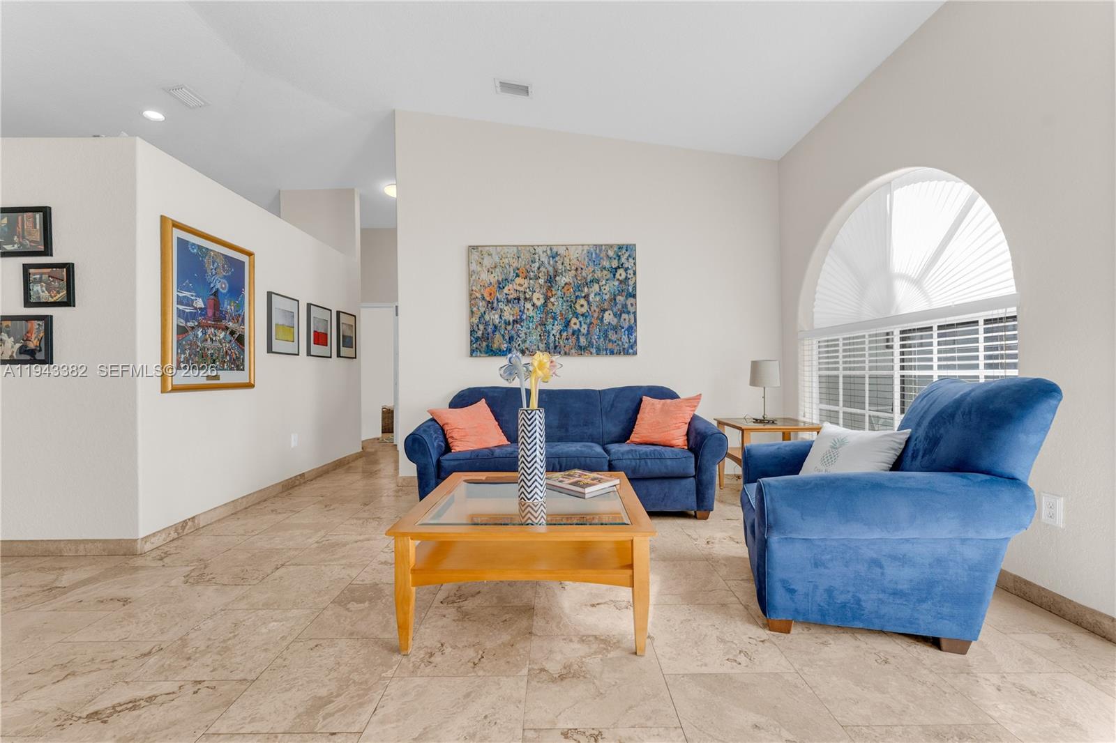 ROYAL LANDINGS - Residential