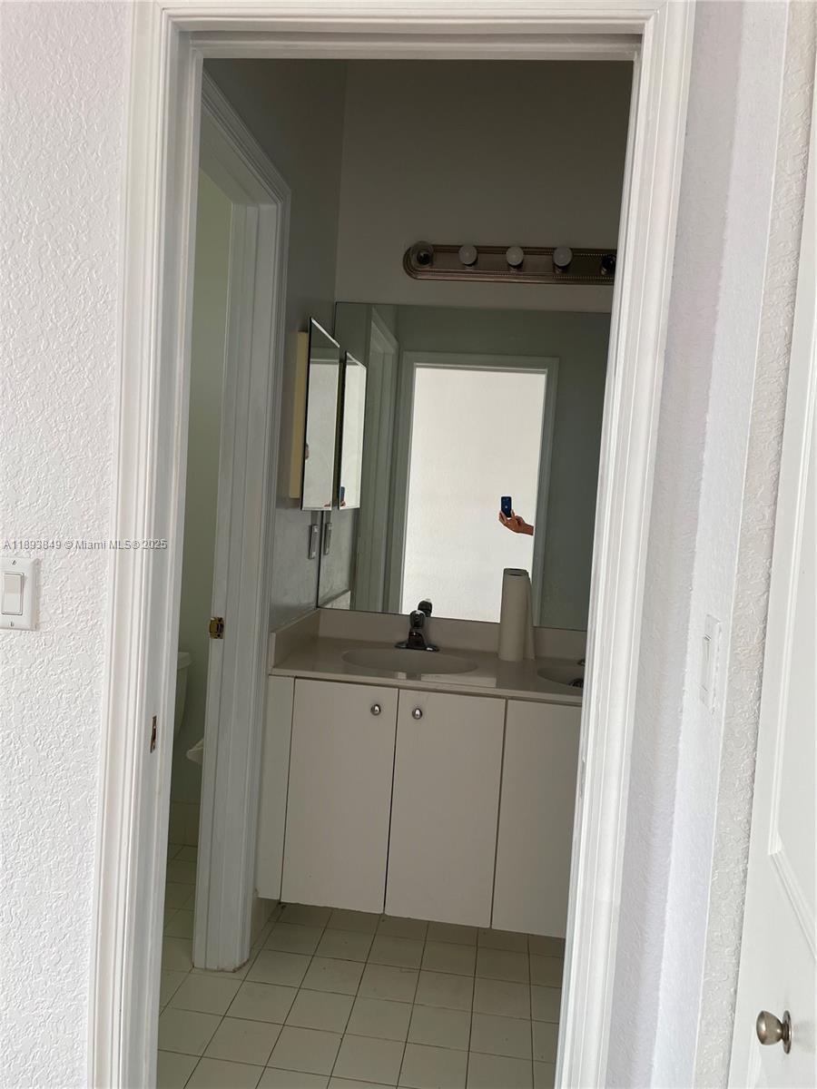 CARRIAGE HOMES AT BENTLEY - Residential