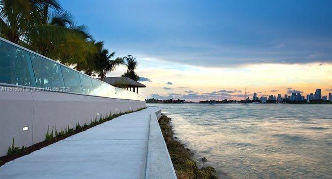 FLAMINGO SOUTH BEACH I CO - Residential