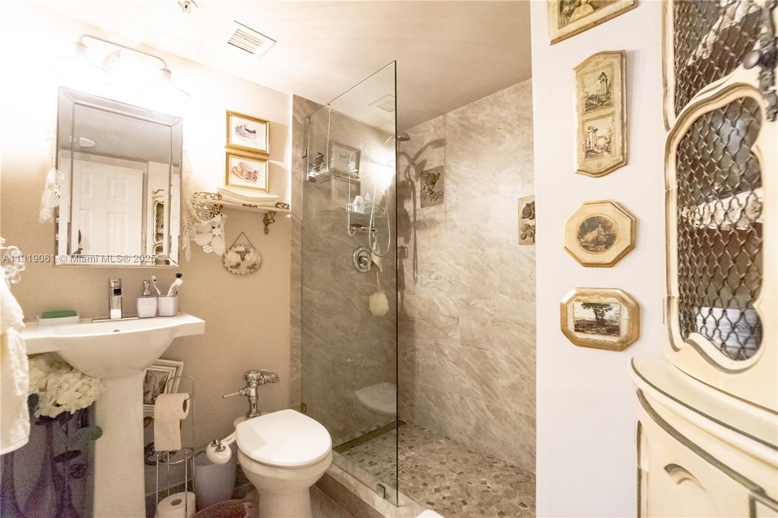 FLAMINGO SOUTH BEACH I CO - Residential