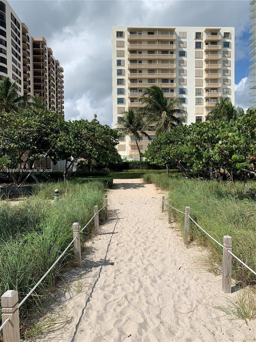 THE PLAZA OF BAL HARBOUR - Residential Lease
