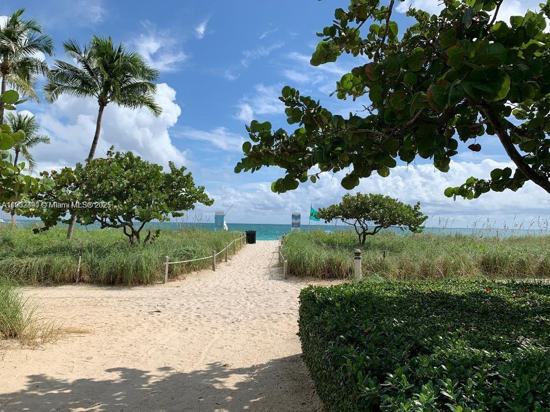 THE PLAZA OF BAL HARBOUR - Residential Lease