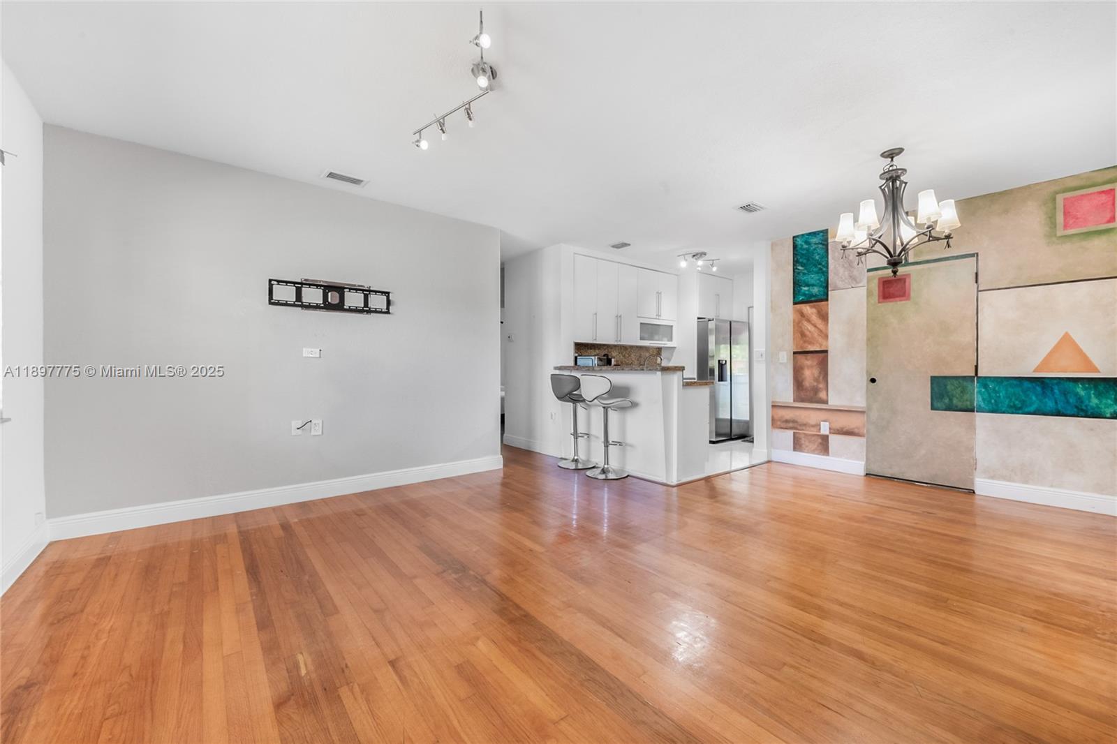 NORTH MIAMI GARDENS - Residential