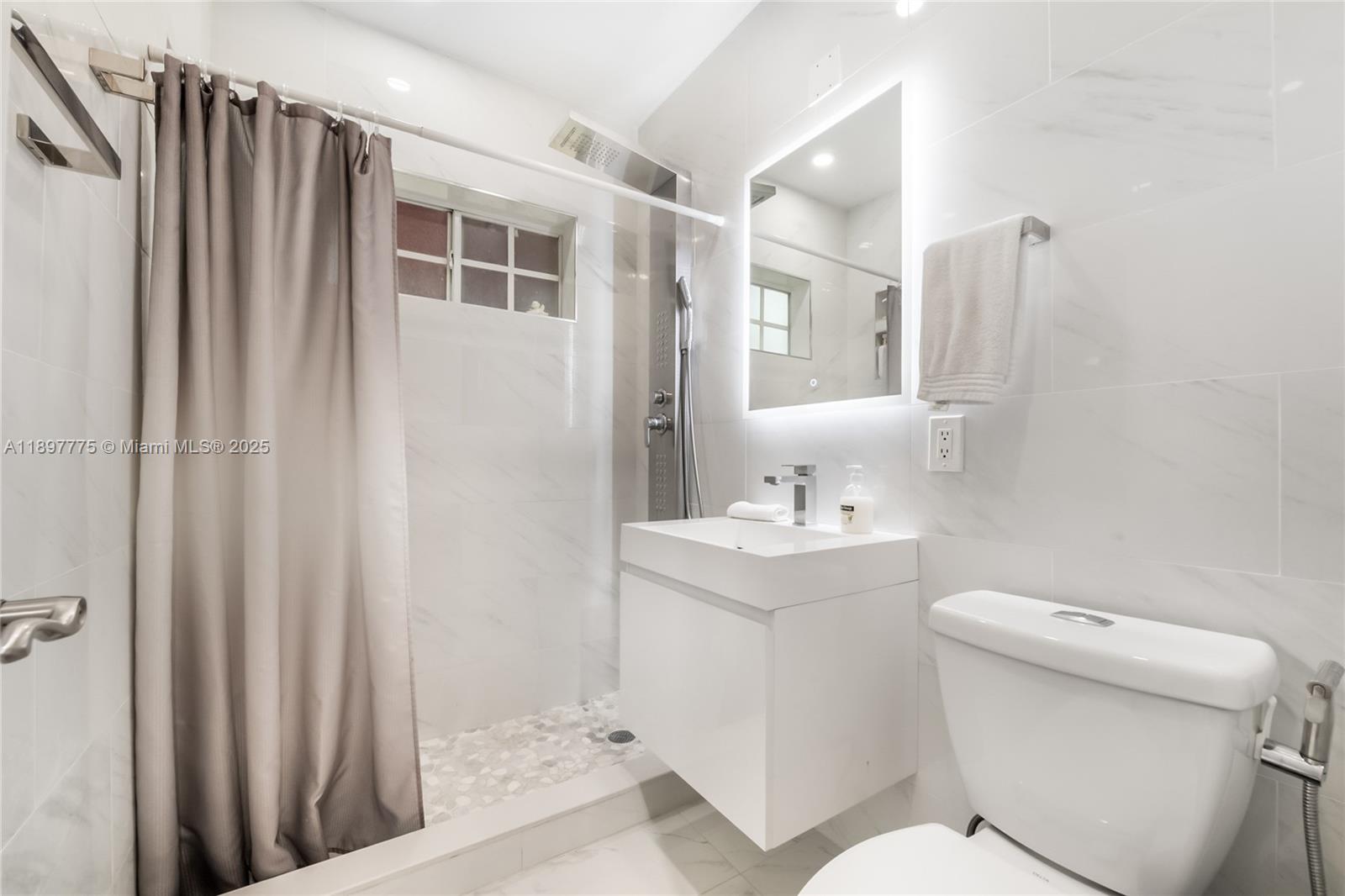 NORTH MIAMI GARDENS - Residential