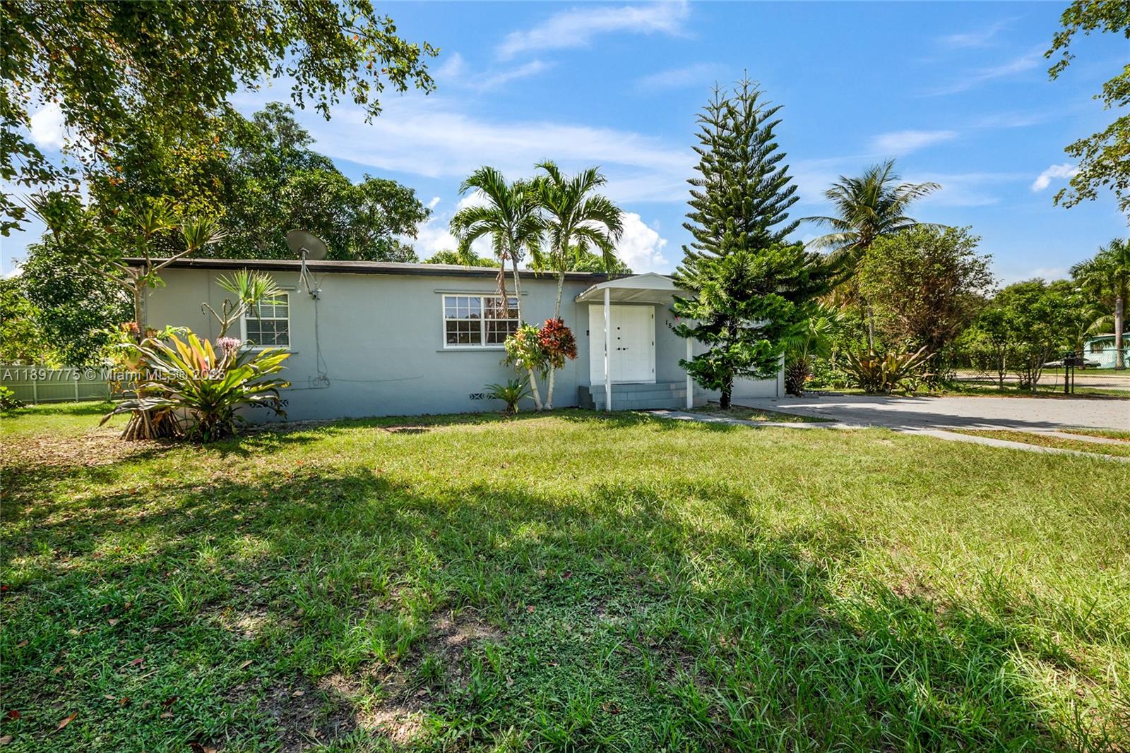 NORTH MIAMI GARDENS - Residential