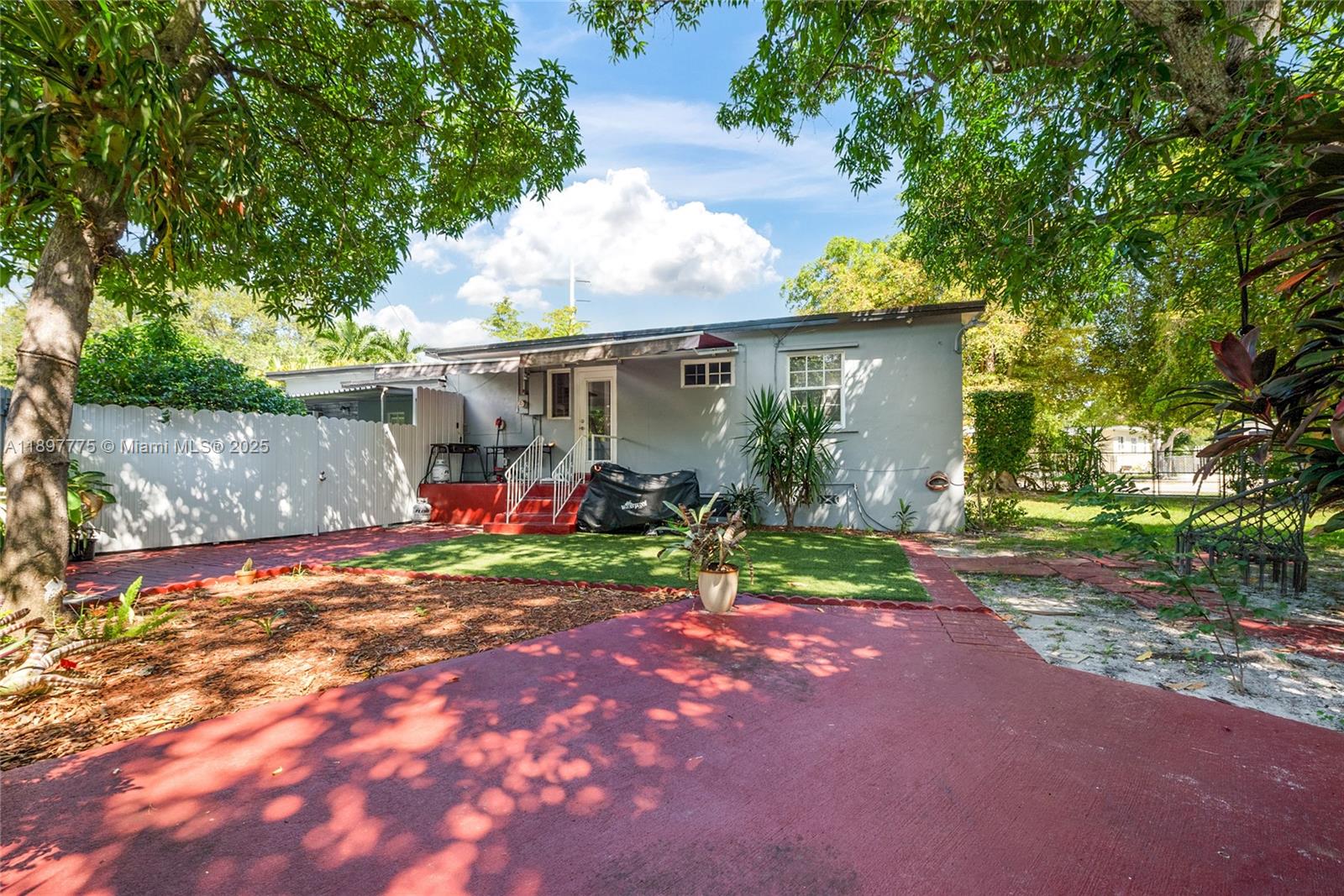 NORTH MIAMI GARDENS - Residential
