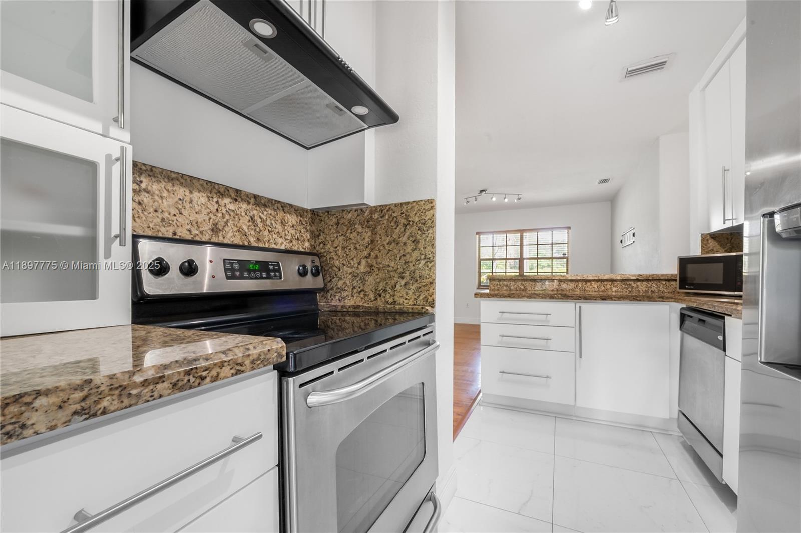 NORTH MIAMI GARDENS - Residential